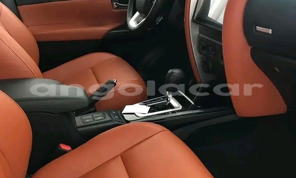 Comprar Usado Toyota Fortuner Prata Carro em Luanda em Luanda Province Comprar Usado Toyota Fortuner Prata Carro em Luanda em Luanda Province