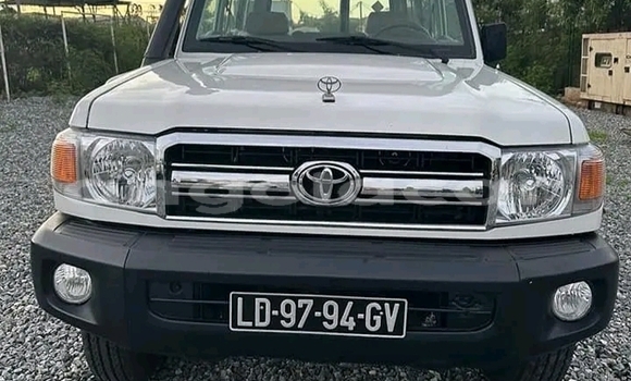 Comprar Usado Toyota Pickup Branco Carro em Luanda em Luanda Province Comprar Usado Toyota Pickup Branco Carro em Luanda em Luanda Province