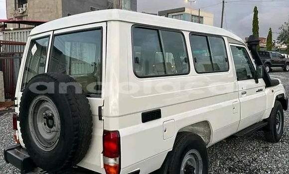 Comprar Usado Toyota Pickup Branco Carro em Luanda em Luanda Province Comprar Usado Toyota Pickup Branco Carro em Luanda em Luanda Province