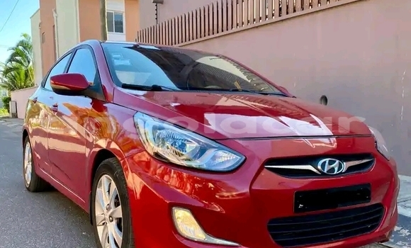 Acheter Occasion Voiture Hyundai Accent Rouge à Luanda, Province de Luanda Acheter Occasion Voiture Hyundai Accent Rouge à Luanda, Province de Luanda