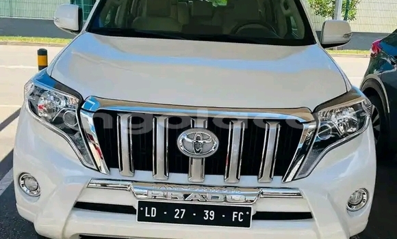 Acheter Occasion Voiture Toyota Land Cruiser Prado Blanc à Luanda, Province de Luanda Acheter Occasion Voiture Toyota Land Cruiser Prado Blanc à Luanda, Province de Luanda