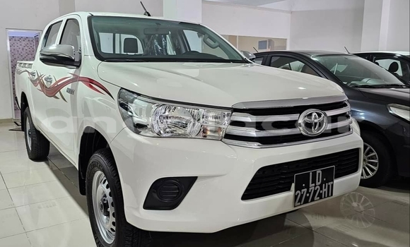 Buy Used Toyota Hilux White Car in Luanda in Luanda Province Buy Used Toyota Hilux White Car in Luanda in Luanda Province