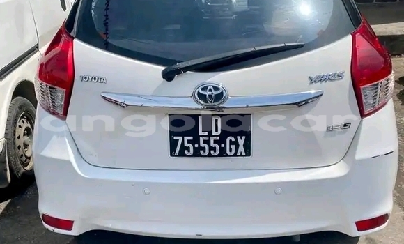 Buy Used Toyota Yaris White Car in Luanda in Luanda Province
