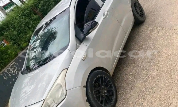 Comprar Usado Hyundai i10 Prata Carro em Luanda em Luanda Province Comprar Usado Hyundai i10 Prata Carro em Luanda em Luanda Province