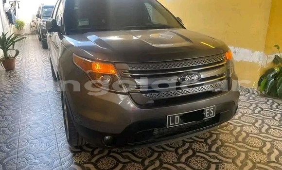 Acheter Occasion Voiture Ford Explorer Gris à Luanda, Province de Luanda Acheter Occasion Voiture Ford Explorer Gris à Luanda, Province de Luanda