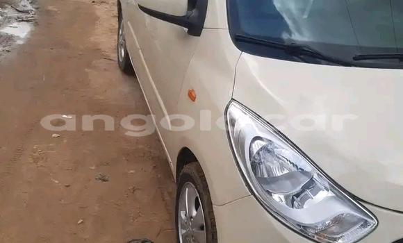 Buy Used Hyundai i10 Beige Car in Luanda in Luanda Province Buy Used Hyundai i10 Beige Car in Luanda in Luanda Province