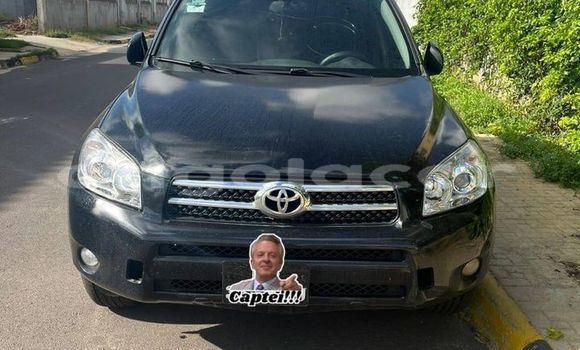 Comprar Usado Toyota RAV4 Outro Carro em Luanda em Luanda Province