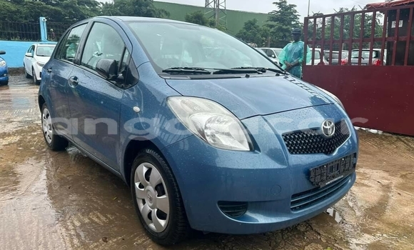 Comprar Usado Toyota Yaris Azul Carro em Luanda em Luanda Province