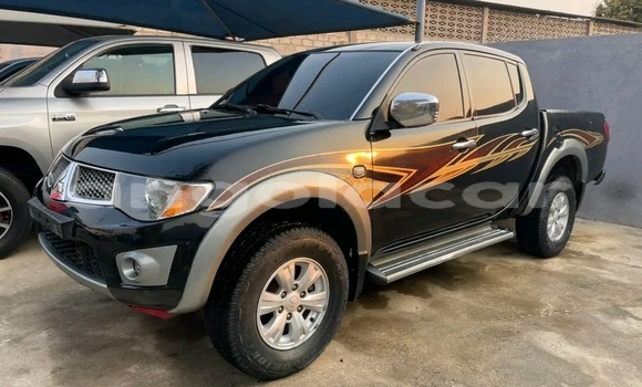 Buy Used Mitsubishi L200 Black Car in Luanda in Luanda Province