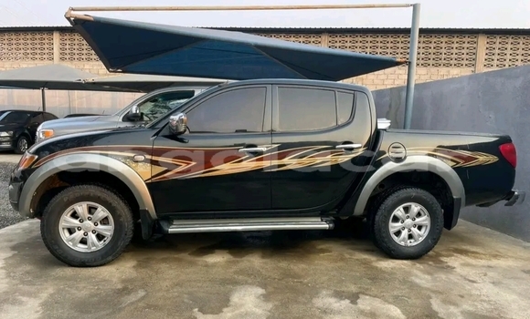Acheter Occasion Voiture Mitsubishi L200 Noir à Luanda, Province de Luanda Acheter Occasion Voiture Mitsubishi L200 Noir à Luanda, Province de Luanda