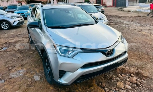 Comprar Usado Toyota RAV4 Prata Carro em Luanda em Luanda Province Comprar Usado Toyota RAV4 Prata Carro em Luanda em Luanda Province
