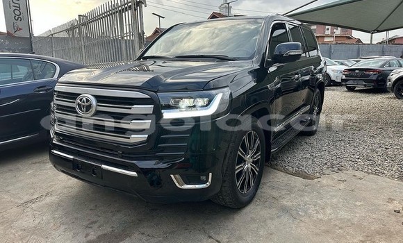 Buy Used Toyota Land Cruiser Black Car in Luanda in Luanda Province