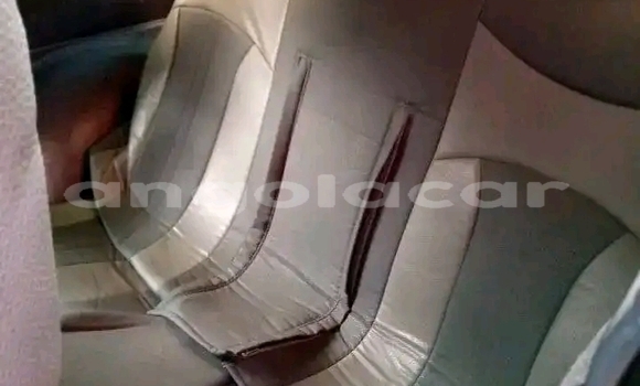 Comprar Usado Toyota RAV4 Verde Carro em Luanda em Luanda Province Comprar Usado Toyota RAV4 Verde Carro em Luanda em Luanda Province