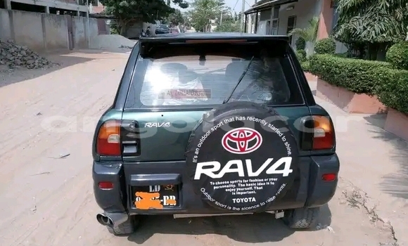 Comprar Usado Toyota RAV4 Verde Carro em Luanda em Luanda Province Comprar Usado Toyota RAV4 Verde Carro em Luanda em Luanda Province