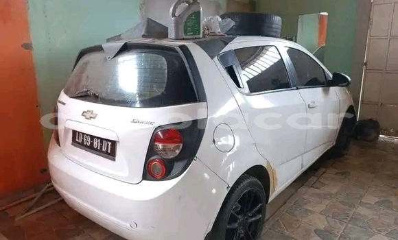 Acheter Occasion Voiture Chevrolet Sonic Blanc à Luanda, Province de Luanda Acheter Occasion Voiture Chevrolet Sonic Blanc à Luanda, Province de Luanda