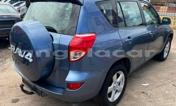 Comprar Usado Toyota RAV4 Azul Carro em Luanda em Luanda Province Comprar Usado Toyota RAV4 Azul Carro em Luanda em Luanda Province