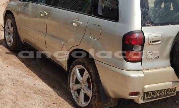 Comprar Usado Toyota RAV4 Outro Carro em Camabatela em Uige Comprar Usado Toyota RAV4 Outro Carro em Camabatela em Uige