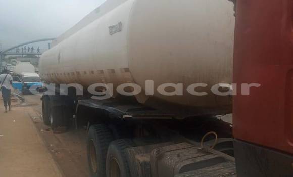 Comprar Usado Ford AEV AMBULANCE Branco Caminhão em Caconda em Huila Comprar Usado Ford AEV AMBULANCE Branco Caminhão em Caconda em Huila