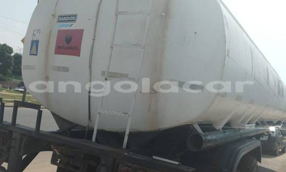 Comprar Usado Ford AEV AMBULANCE Branco Caminhão em Caconda em Huila Comprar Usado Ford AEV AMBULANCE Branco Caminhão em Caconda em Huila