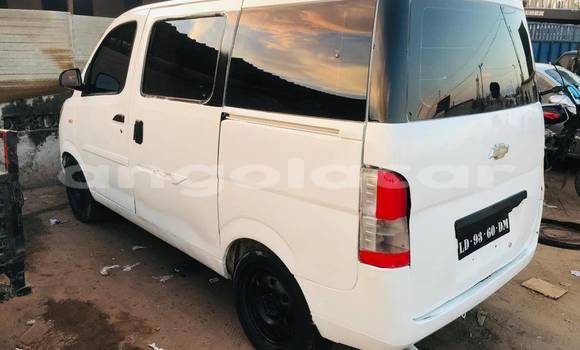 Buy Used Chevlolet Spin White Car in Caluquembe in Huila Buy Used Chevlolet Spin White Car in Caluquembe in Huila