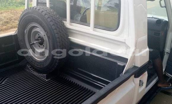 Comprar Usado Acura CSX Branco Carro em Luanda em Luanda Province Comprar Usado Acura CSX Branco Carro em Luanda em Luanda Province