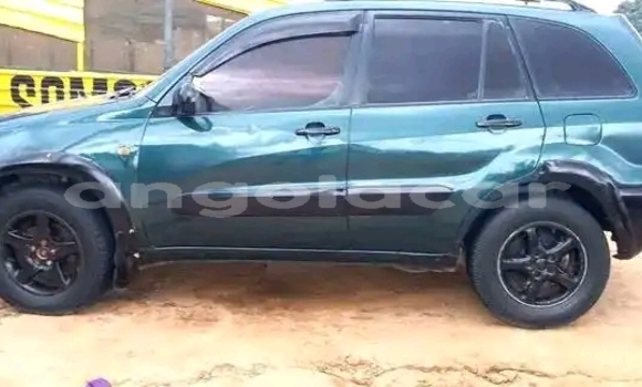 Acheter Occasion Voiture Toyota RAV4 Vert à Luanda, Province de Luanda Acheter Occasion Voiture Toyota RAV4 Vert à Luanda, Province de Luanda