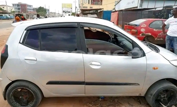 Comprar Usado Hyundai i10 Prata Carro em Luanda em Luanda Province Comprar Usado Hyundai i10 Prata Carro em Luanda em Luanda Province