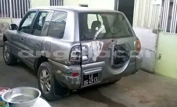 Comprar Usado Toyota RAV4 Outro Carro em Luanda em Luanda Province