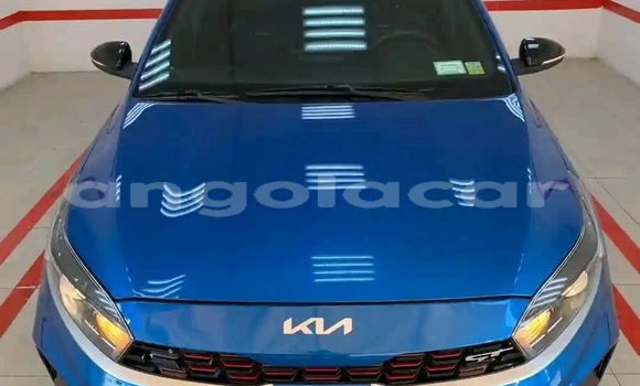 Comprar Usado Kia Forte Azul Carro em Luanda em Luanda Province