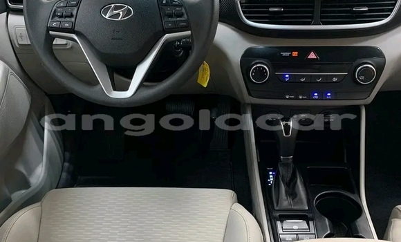 Buy Used Hyundai Tucson Silver Car in Luanda in Luanda Province Buy Used Hyundai Tucson Silver Car in Luanda in Luanda Province