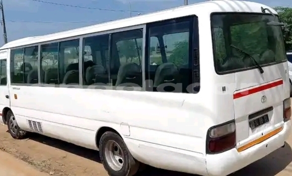 Acheter Occasion Voiture Toyota Coaster Blanc à Luanda, Province de Luanda