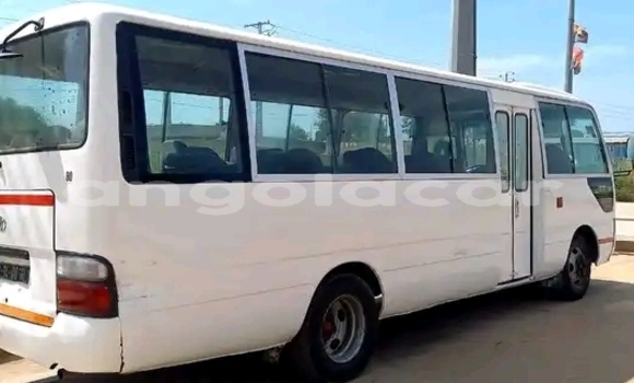 Acheter Occasion Voiture Toyota Coaster Blanc à Luanda, Province de Luanda Acheter Occasion Voiture Toyota Coaster Blanc à Luanda, Province de Luanda