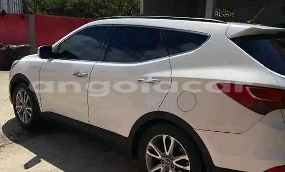 Acheter Occasion Voiture Hyundai Santa Fe Blanc à Luanda, Province de Luanda Acheter Occasion Voiture Hyundai Santa Fe Blanc à Luanda, Province de Luanda
