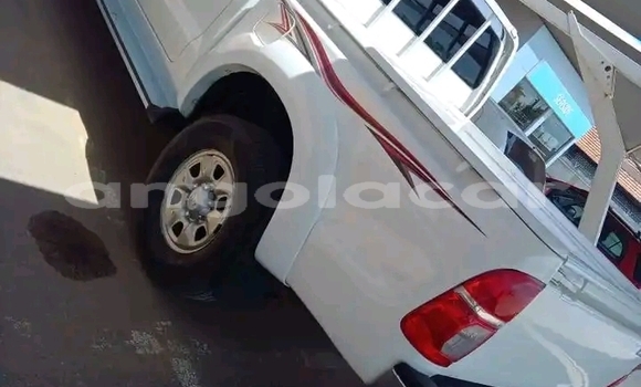 Acheter Occasion Voiture Toyota Hilux Blanc à Luanda, Province de Luanda Acheter Occasion Voiture Toyota Hilux Blanc à Luanda, Province de Luanda