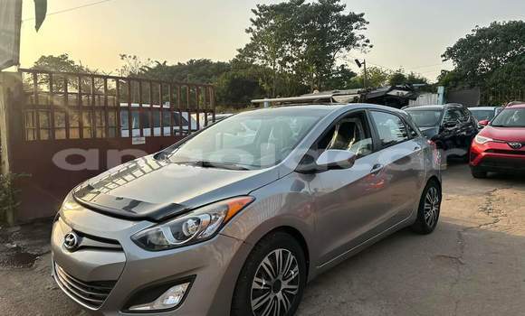Acheter Occasion Voiture Hyundai Elantra Gris à Luanda, Province de Luanda Acheter Occasion Voiture Hyundai Elantra Gris à Luanda, Province de Luanda