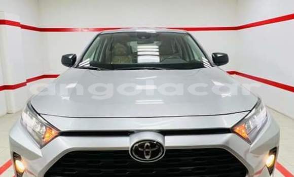 Comprar Usado Toyota RAV4 Prata Carro em Luanda em Luanda Province