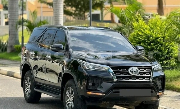 Buy Used Toyota Fortuner Black Car in Luanda in Luanda Province Buy Used Toyota Fortuner Black Car in Luanda in Luanda Province