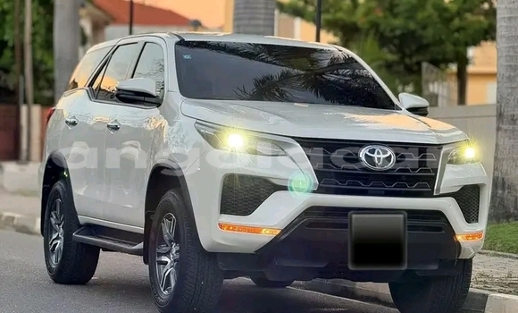 Acheter Occasion Voiture Toyota Fortuner Blanc à Luanda, Province de Luanda