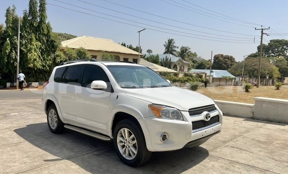 Buy Used Toyota RAV4 White Car in Luanda in Luanda Province Buy Used Toyota RAV4 White Car in Luanda in Luanda Province