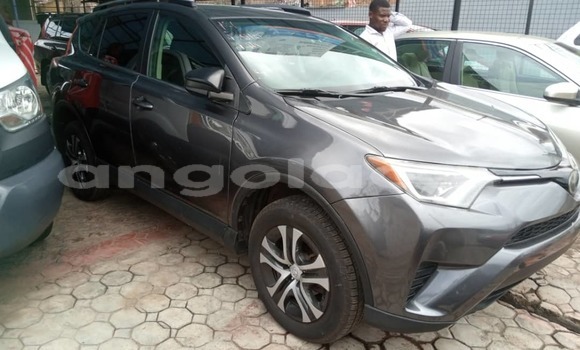 Comprar Usado Toyota RAV4 Outro Carro em Luanda em Luanda Province Comprar Usado Toyota RAV4 Outro Carro em Luanda em Luanda Province