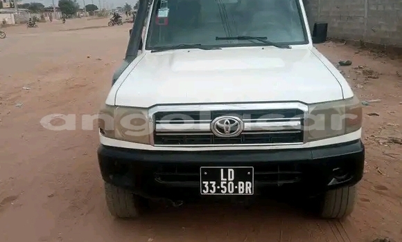 Acheter Occasion Voiture Toyota Land Cruiser Blanc à Luanda, Province de Luanda Acheter Occasion Voiture Toyota Land Cruiser Blanc à Luanda, Province de Luanda