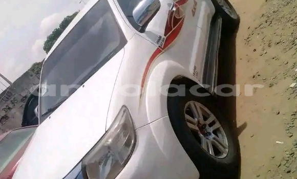 Acheter Occasion Voiture Toyota Hilux Blanc à Luanda, Province de Luanda Acheter Occasion Voiture Toyota Hilux Blanc à Luanda, Province de Luanda