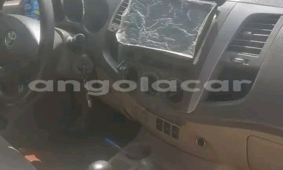 Acheter Occasion Voiture Toyota Fortuner Beige à Luanda, Province de Luanda Acheter Occasion Voiture Toyota Fortuner Beige à Luanda, Province de Luanda