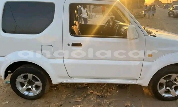Buy Used Suzuki Jimny White Car in Luanda in Luanda Province