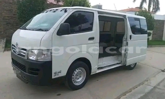 Comprar Usado Toyota Hiace Branco Carro em Luanda em Luanda Province