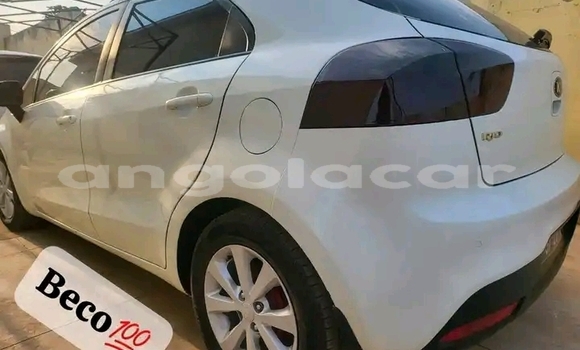 Acheter Occasion Voiture Kia rio Blanc à Luanda, Province de Luanda Acheter Occasion Voiture Kia rio Blanc à Luanda, Province de Luanda
