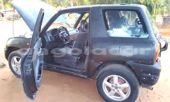 Acheter Occasion Voiture Toyota RAV4 Noir à Luanda, Province de Luanda Acheter Occasion Voiture Toyota RAV4 Noir à Luanda, Province de Luanda