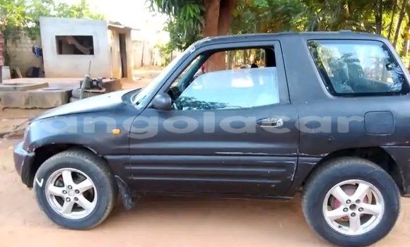 Acheter Occasion Voiture Toyota RAV4 Noir à Luanda, Province de Luanda Acheter Occasion Voiture Toyota RAV4 Noir à Luanda, Province de Luanda