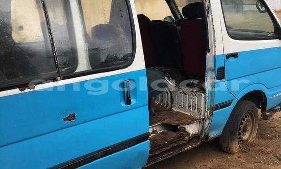 Comprar Usado Hino 916 Azul Caminhão em Caconda em Huila Comprar Usado Hino 916 Azul Caminhão em Caconda em Huila