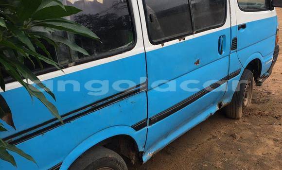 Comprar Usado Hino 916 Azul Caminhão em Caconda em Huila Comprar Usado Hino 916 Azul Caminhão em Caconda em Huila